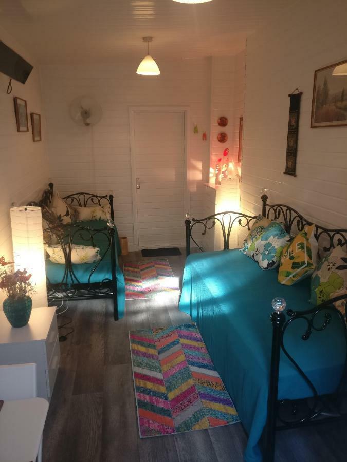 Private Studio Extension With Bathroom And Kitchen London Exterior photo